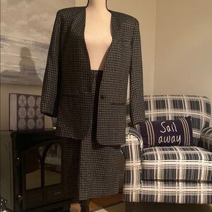 Chic Houndstooth Blazer and Skirt Set